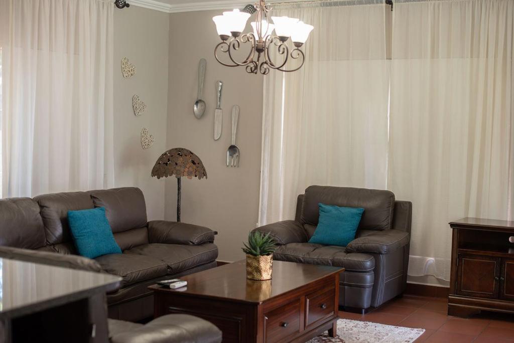 Micasa Sucasa Guesthouse Lephalale Εξωτερικό φωτογραφία